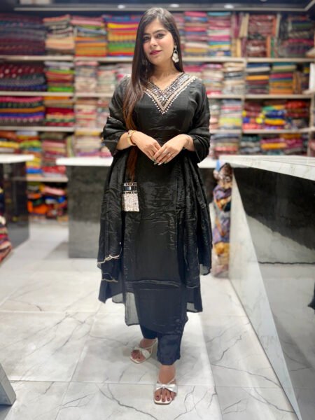 Best Mirror Black Dress